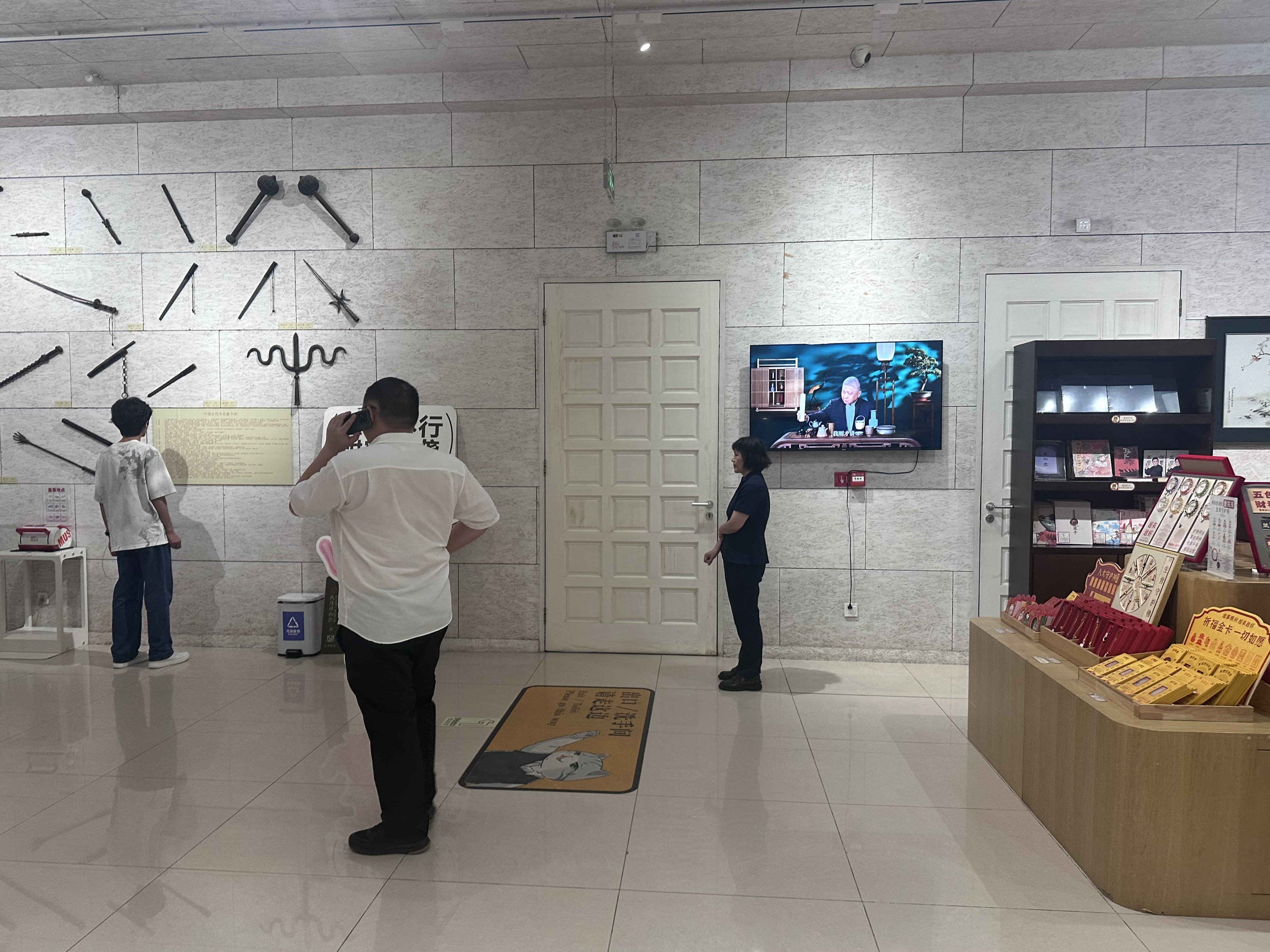 On July 4, 2026, the exhibition area for the 'ancient bronze arhat statue' was temporarily closed for nearly two hours to facilitate verification by relevant authorities.